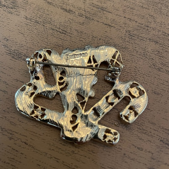 Vintage New Pro Christmas Teddy Bear With Candy Canes Pin/Brooche 2”x2”. - Picture 2 of 2